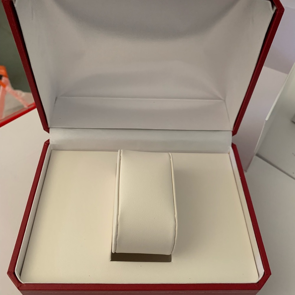 Watch Box Red - Picture 2 of 3